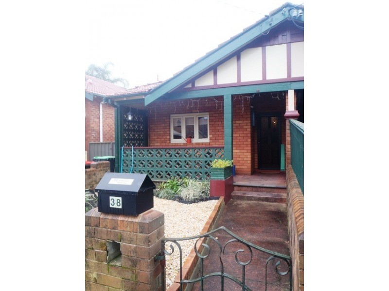 38 Skelton Street, Hamilton East NSW 2303