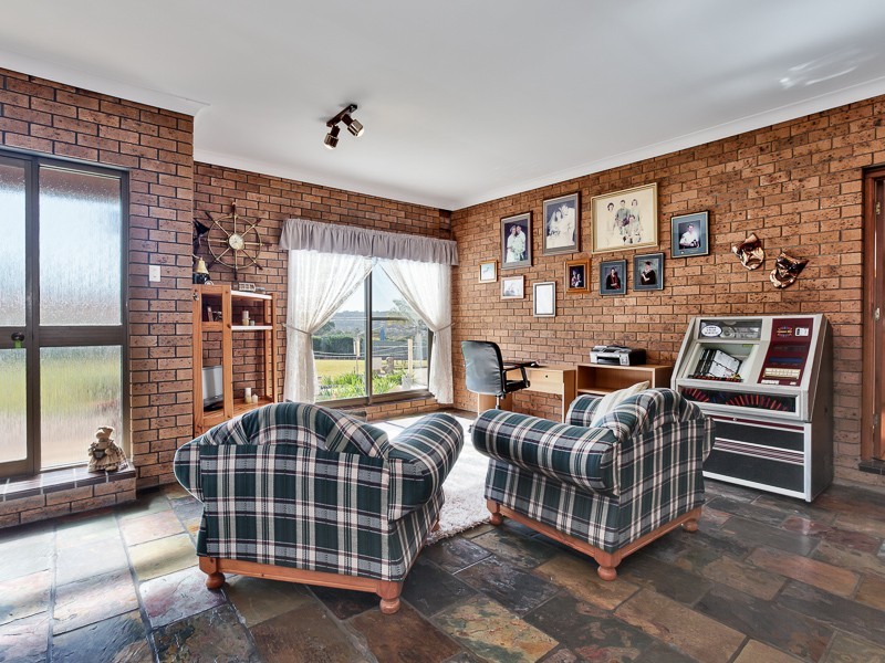 21 Blaxland Road, Macquarie Hills NSW 2285