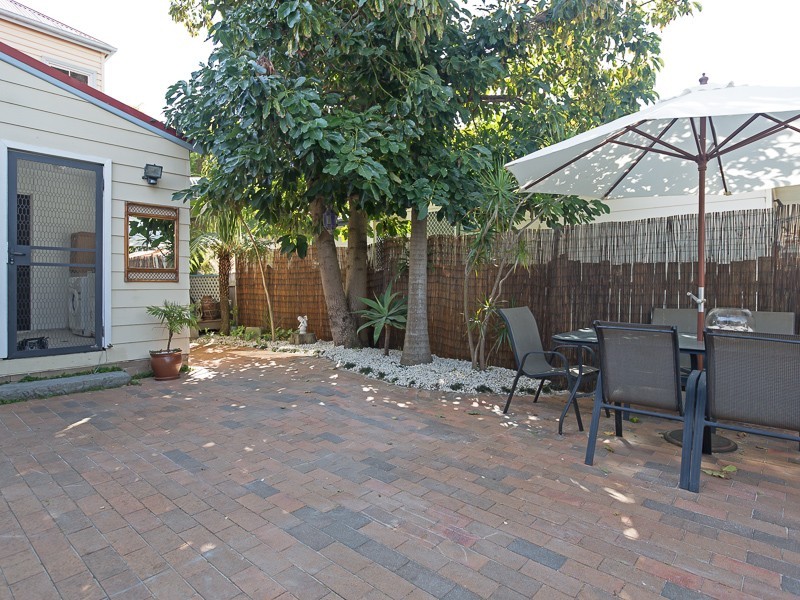 11 Emerald Street, Hamilton North NSW 2292