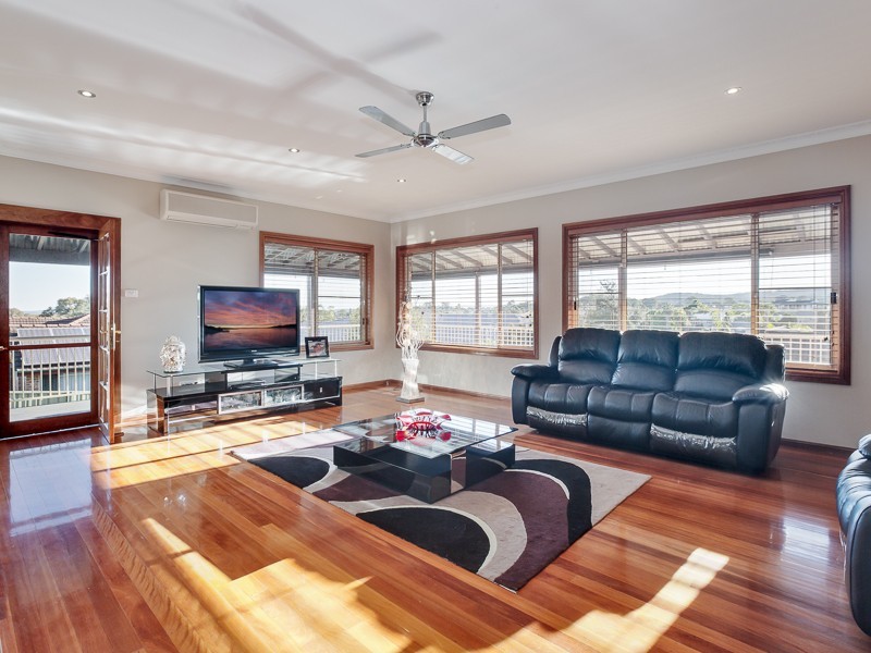 14 Bimbadeen Close, Belmont North NSW 2280