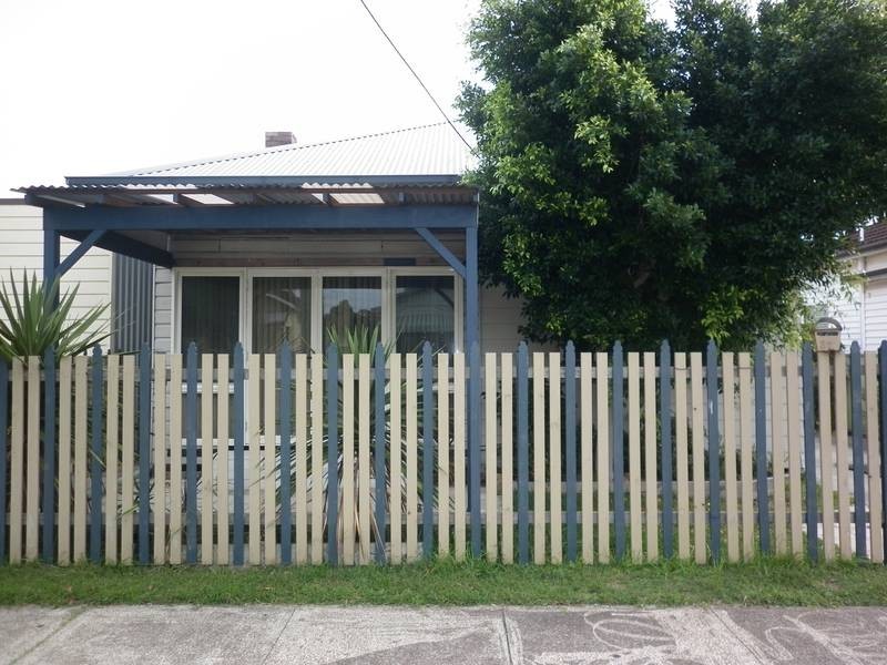 37 NELSON ST, Mayfield NSW 2304