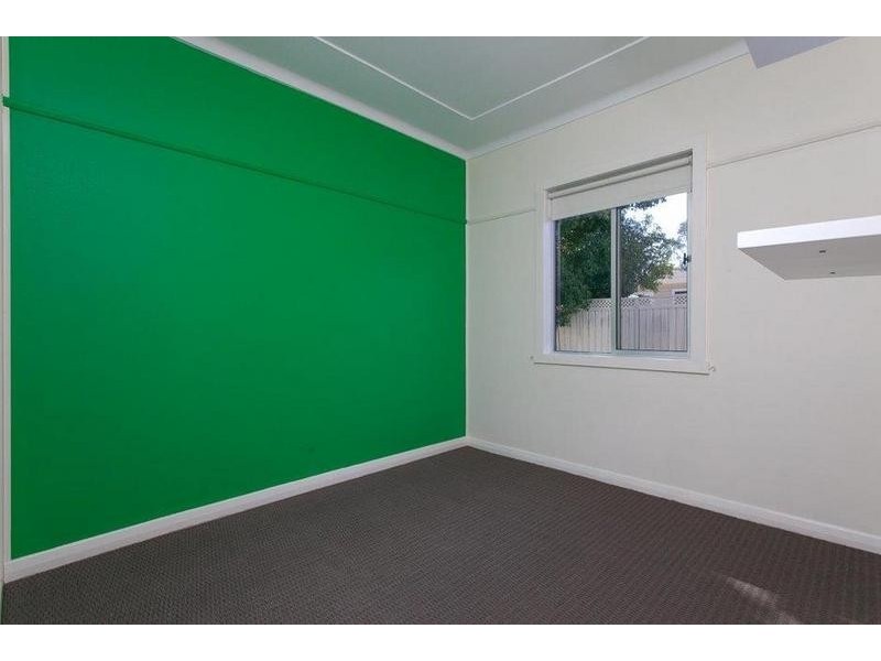 2 IRVINE ST, Garden Suburb NSW 2289
