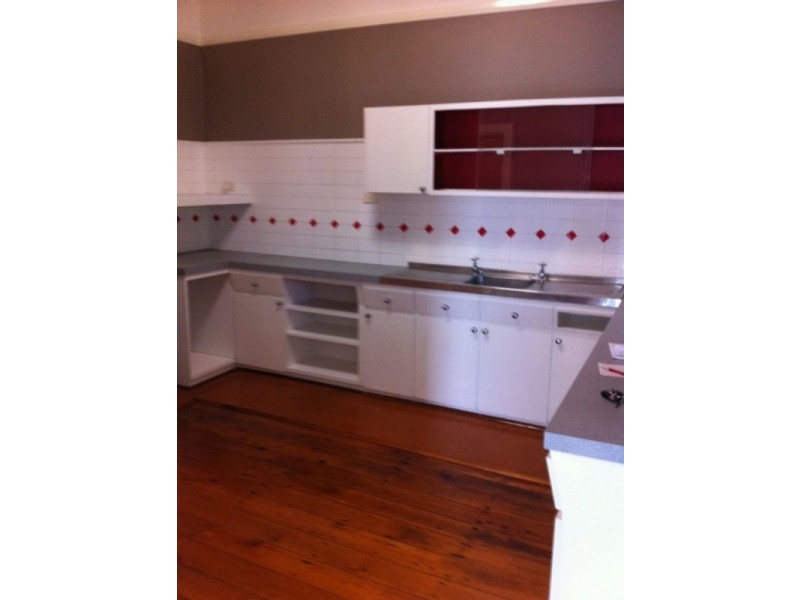 24 KERR STREET, Mayfield NSW 2304