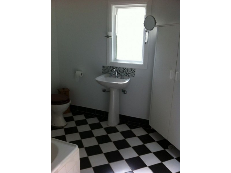 24 KERR STREET, Mayfield NSW 2304