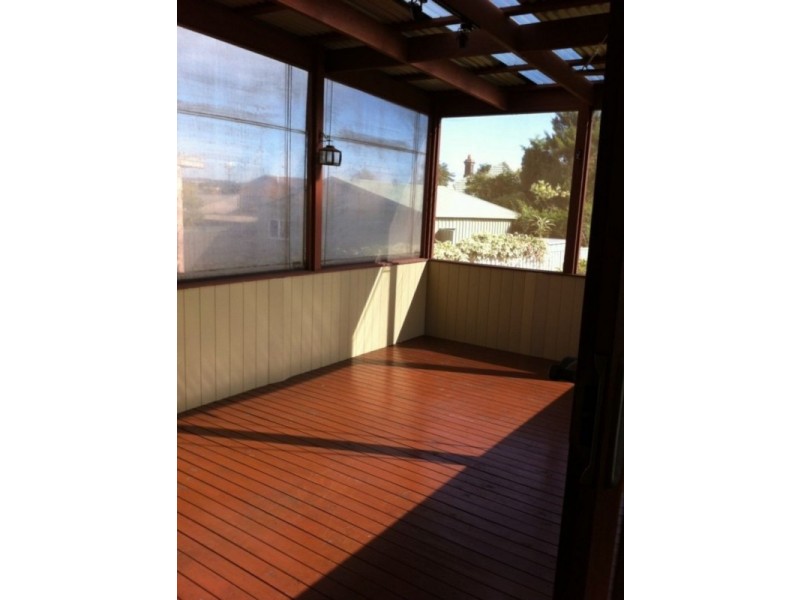 24 KERR STREET, Mayfield NSW 2304