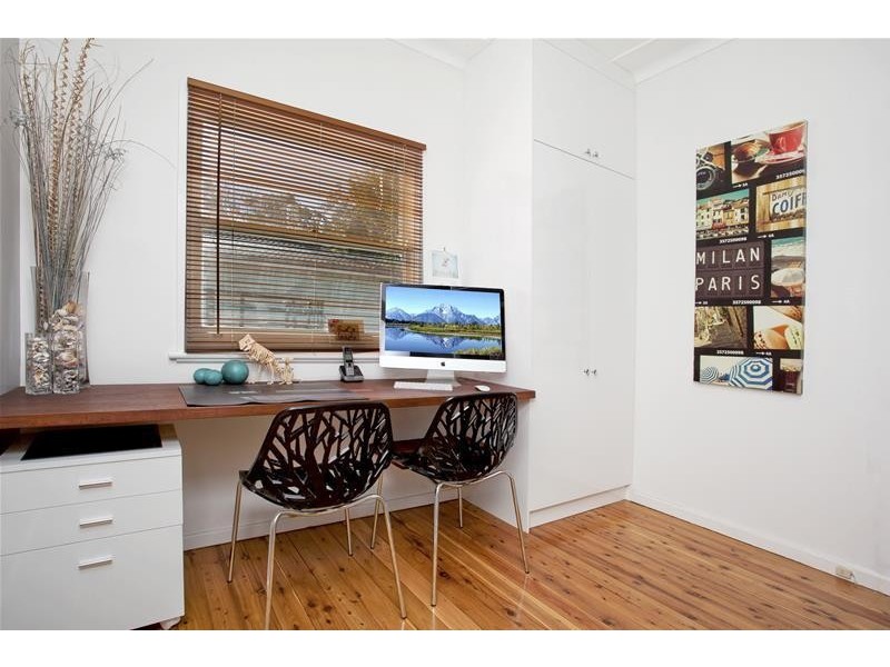 11 Kuranda Crescent, Kotara NSW 2289