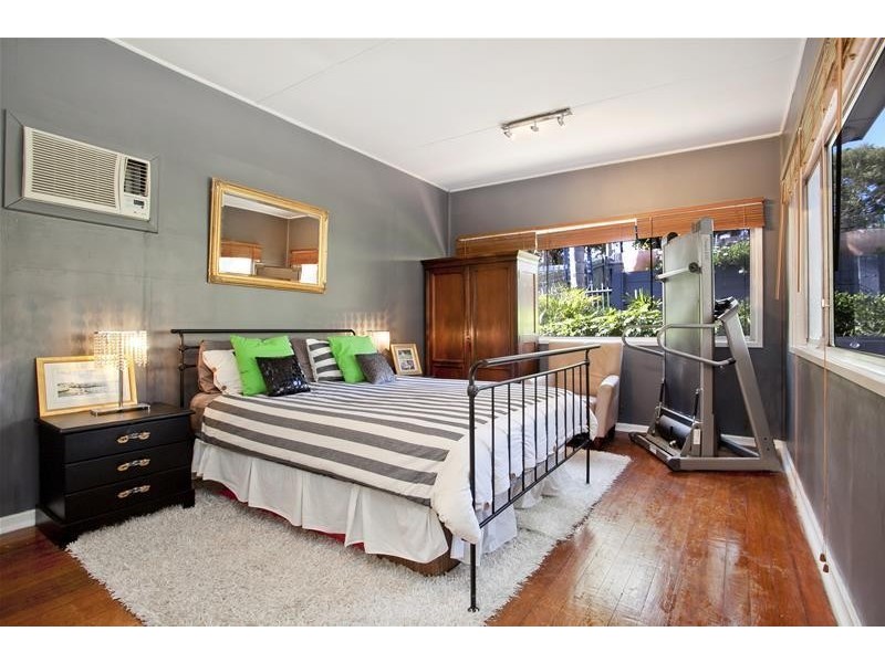 11 Kuranda Crescent, Kotara NSW 2289