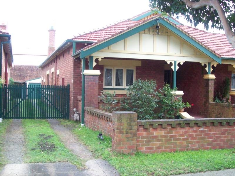 34 SKELTON STREET, Hamilton NSW 2303