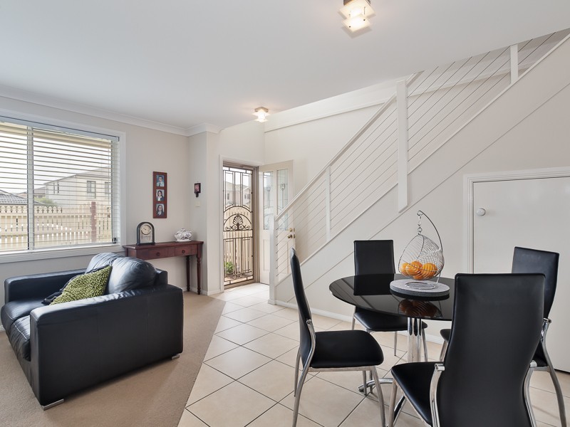 1/28 Churchill Circuit, Hamilton South NSW 2303