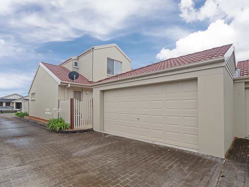 1/28 Churchill Circuit, Hamilton South NSW 2303