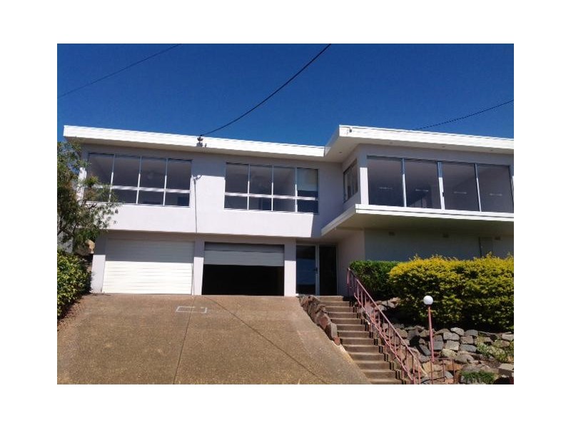 68 Woodward Street, Merewether Heights NSW 2291