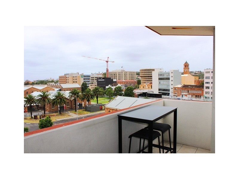 401/2 Honeysuckle Dve, Newcastle NSW 2300