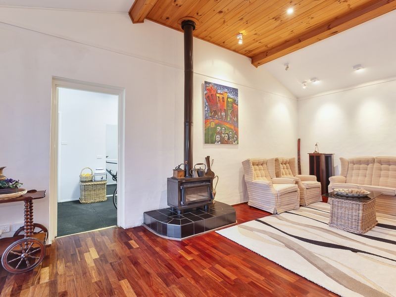 29 Blaxland Road, Macquarie Hills NSW 2285