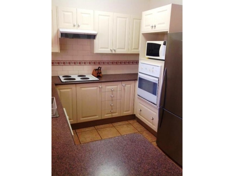 Room 2/8/168 Kemp Street, Hamilton South NSW 2303