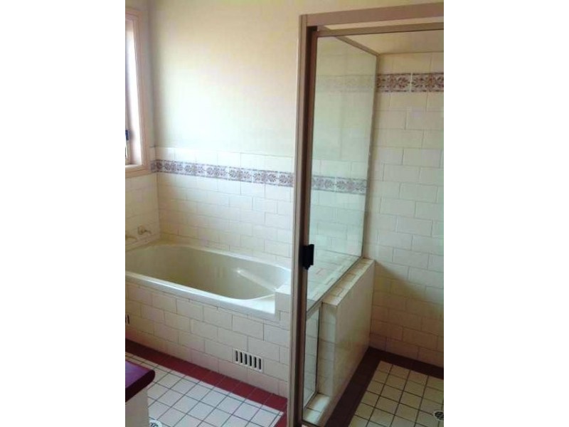 Room 2/8/168 Kemp Street, Hamilton South NSW 2303