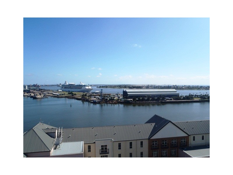 901/335 WHARF ROAD, Newcastle NSW 2300