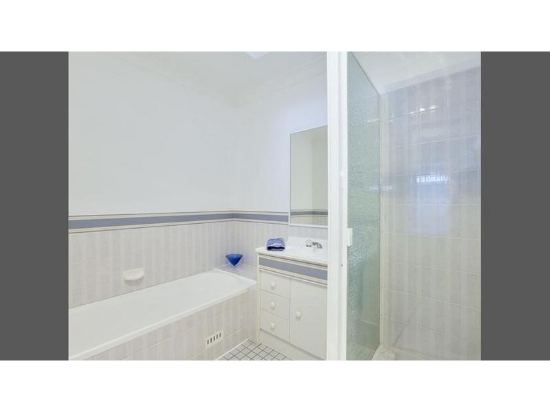 1/2 Herd Street, Mount Hutton NSW 2290