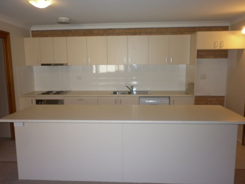 1/208 BRUNKER RD, Adamstown NSW 2289