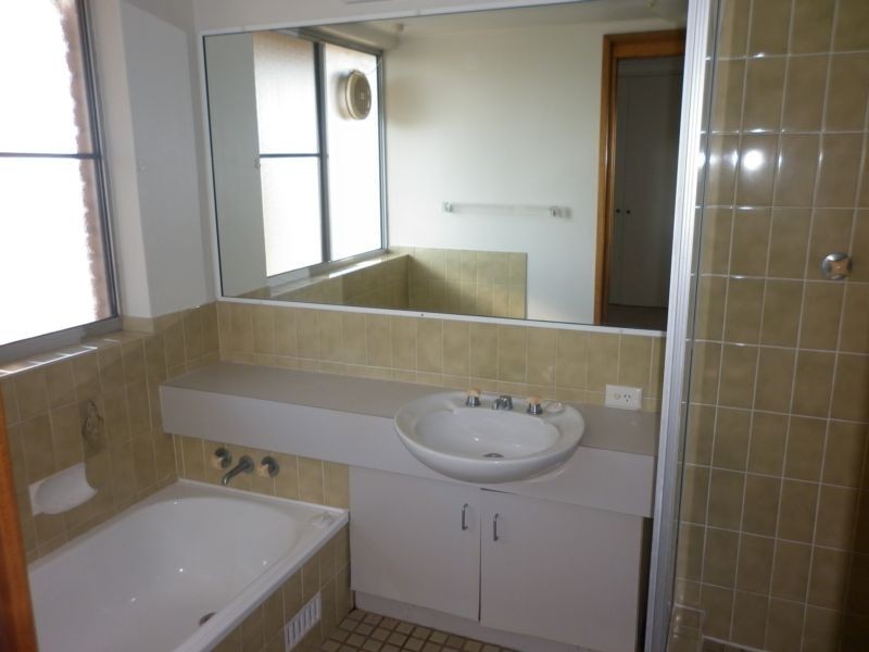 1/208 BRUNKER RD, Adamstown NSW 2289