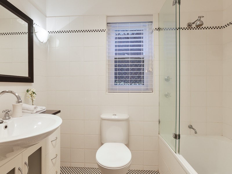 2/295 Darby Street, Bar Beach NSW 2300