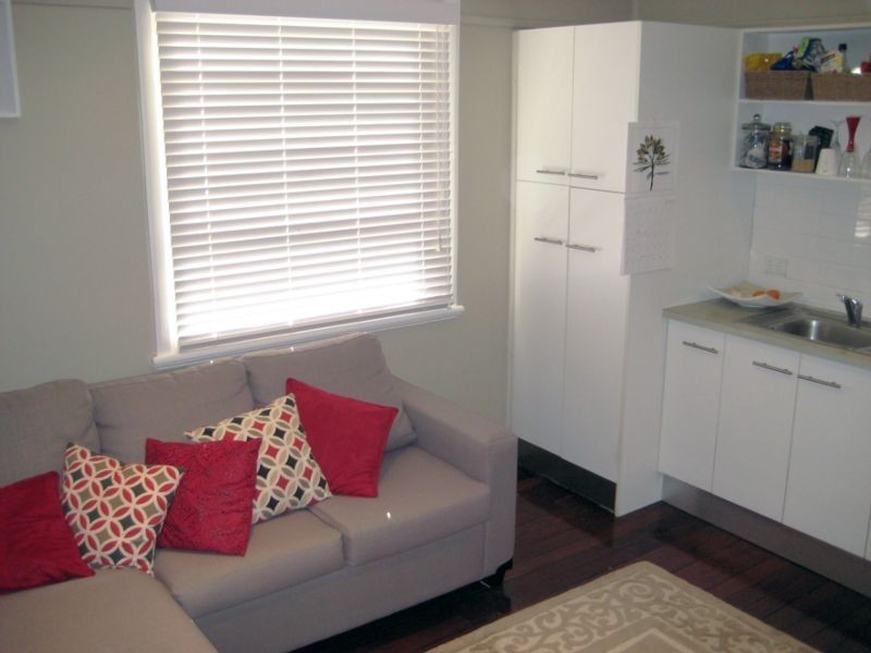 2/26 CATHERINE ST, Waratah West NSW 2298