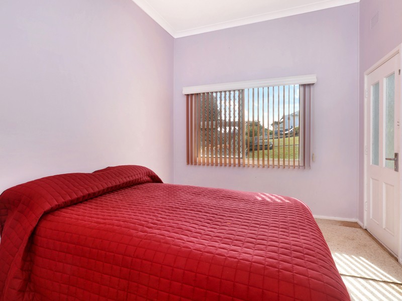 12 Thompson Street, Charlestown NSW 2290