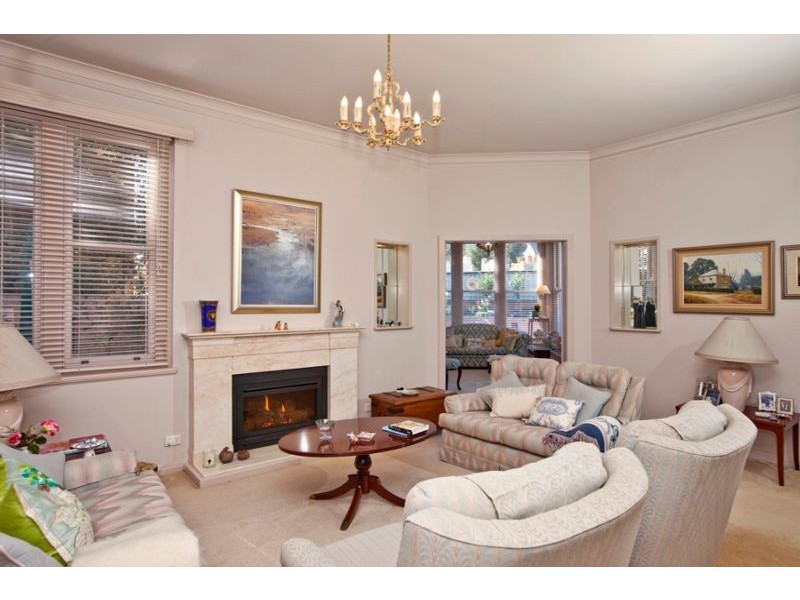 24 FENTON AVE, Bar Beach NSW 2300