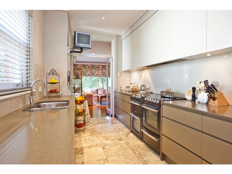 24 FENTON AVE, Bar Beach NSW 2300