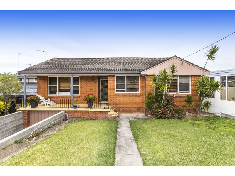 27 Elsworth Parade, Merewether Heights NSW 2291
