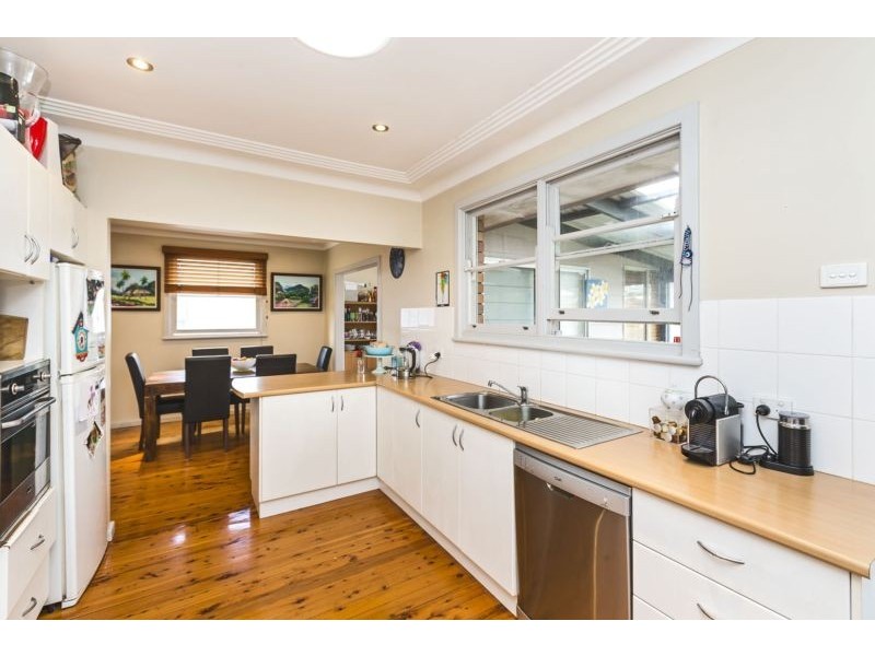 27 Elsworth Parade, Merewether Heights NSW 2291