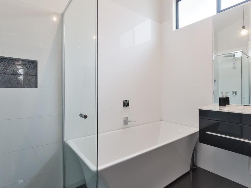 36 Lindsay Avenue, Valentine NSW 2280