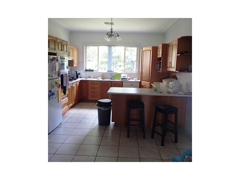 4 SABAH CL, Rankin Park NSW 2287