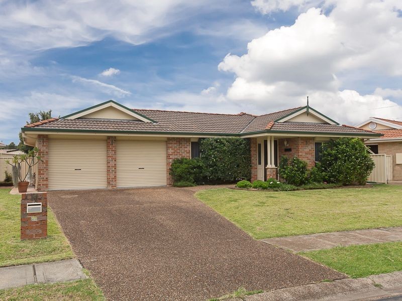 17 Albatross Avenue, Cameron Park NSW 2285