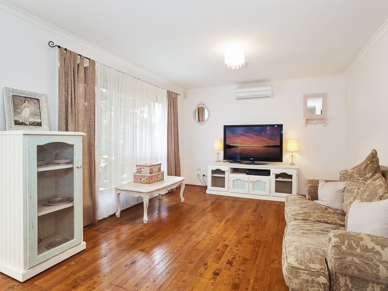 17 Albatross Avenue, Cameron Park NSW 2285