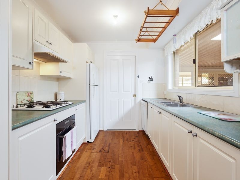 17 Albatross Avenue, Cameron Park NSW 2285