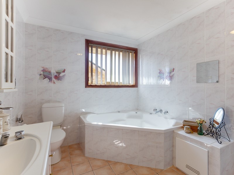 9 Habebe Close, Rankin Park NSW 2287