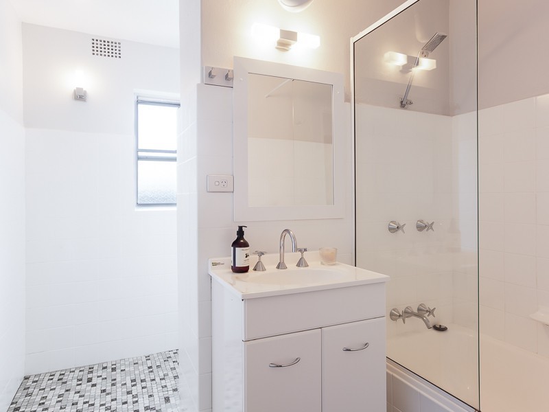 2/88 Tyrrell Street, The Hill NSW 2300