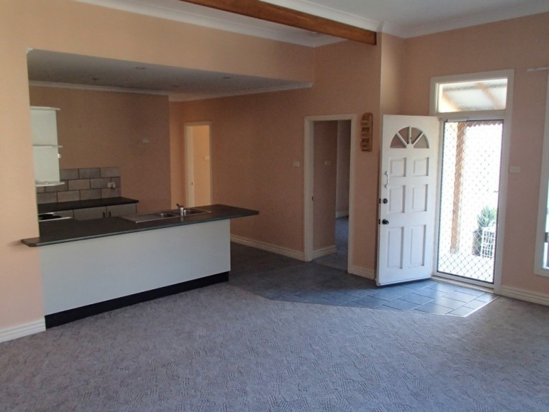 1/215 Denison Street, Broadmeadow NSW 2292