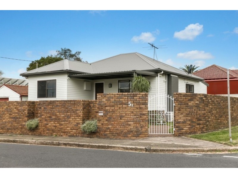 5A Regan Street, Adamstown NSW 2289