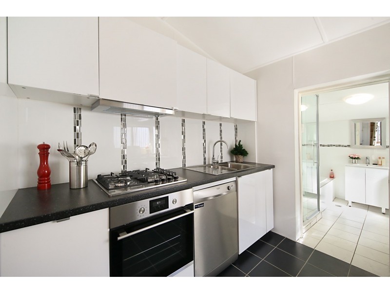 112 Railway Street, Cooks Hill NSW 2300