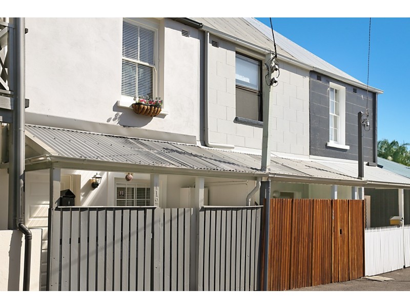 112 Railway Street, Cooks Hill NSW 2300