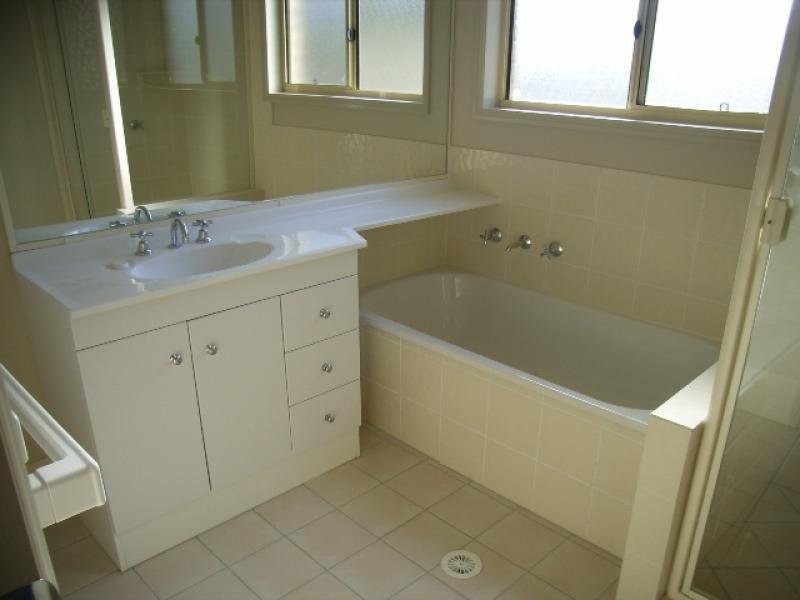 Room 3/2 Timmins Street, Birmingham Gardens NSW 2287