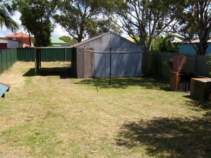 51 Dunbar Street, Stockton NSW 2295