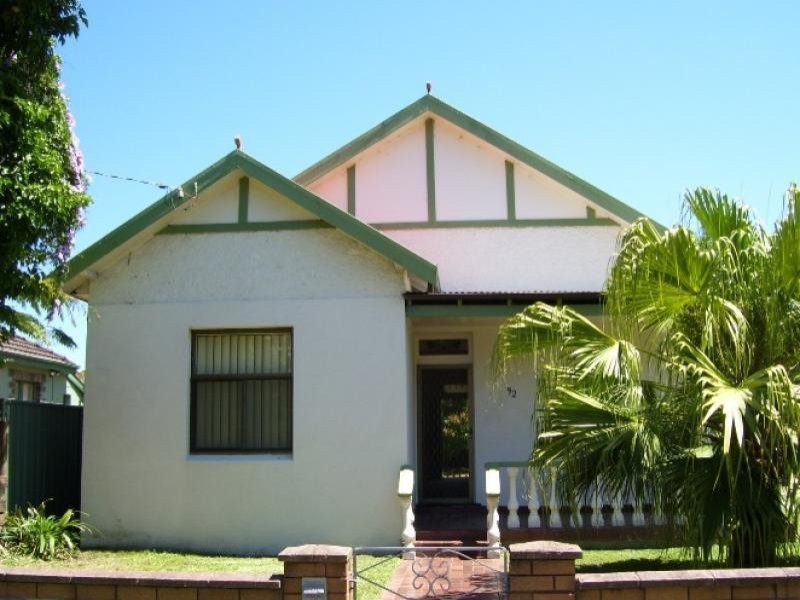 92 Gordon Ave, Hamilton NSW 2303