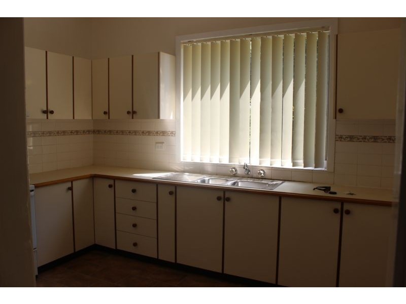 92 Gordon Ave, Hamilton NSW 2303