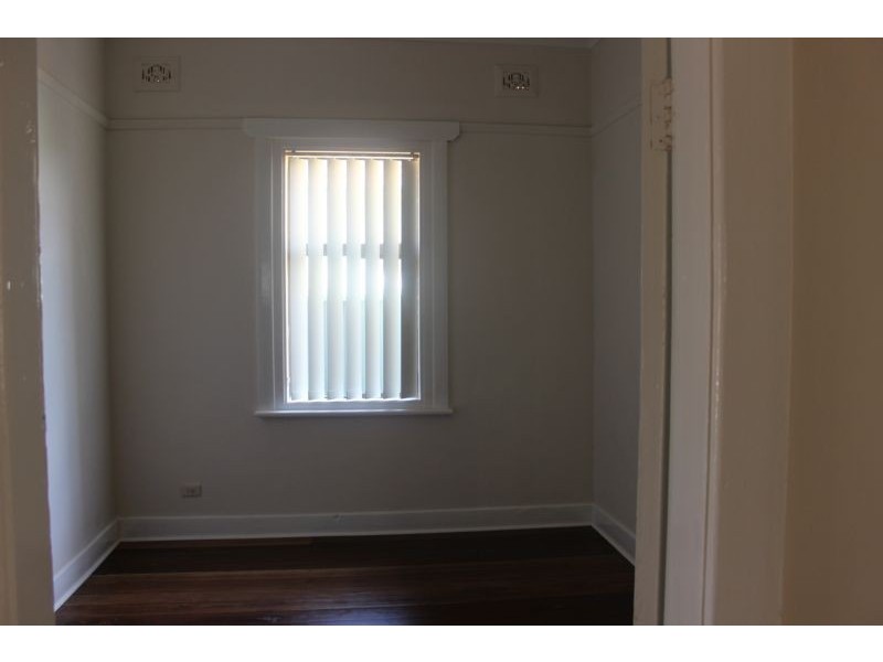 92 Gordon Ave, Hamilton NSW 2303