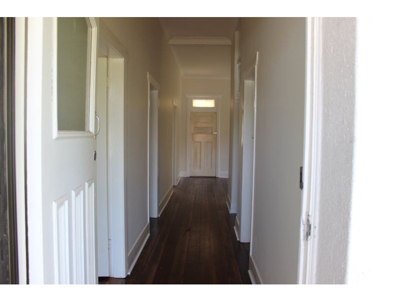 92 Gordon Ave, Hamilton NSW 2303