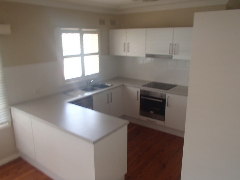 24 Woodward Street, Merewether NSW 2291