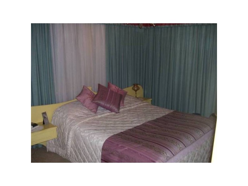 Fullerton STREET, Stockton NSW 2295