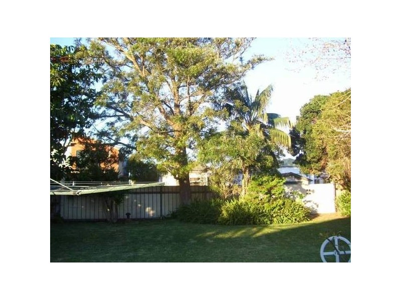 Fullerton STREET, Stockton NSW 2295